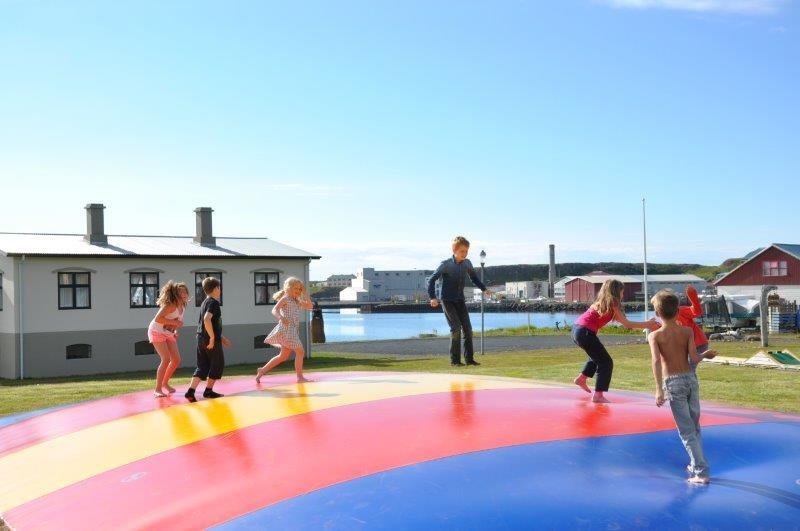 Ærslabelgur vaknar úr vetrardvala