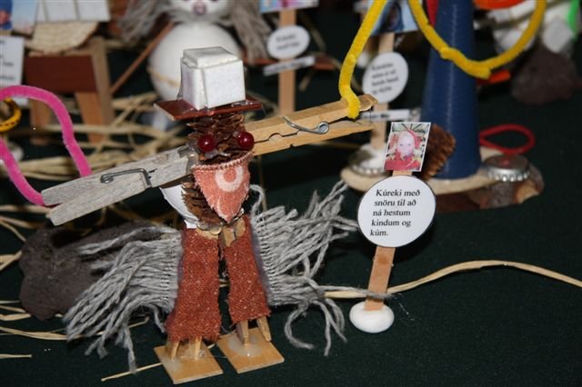 Leikskólabörnin sýna í Landsbankanum