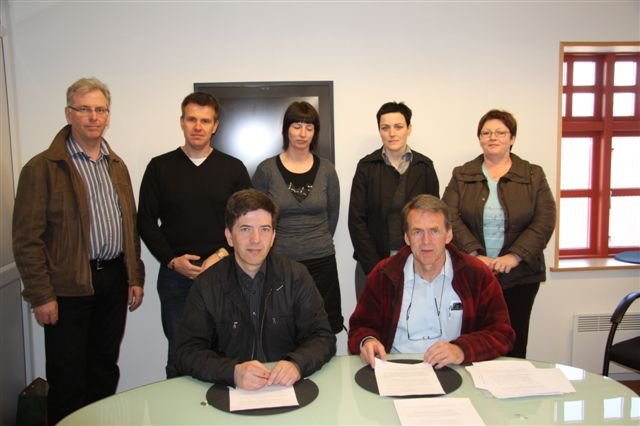 Samningur við Háskólann undirritaður