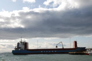 1100 tonn af brotajárni í skip