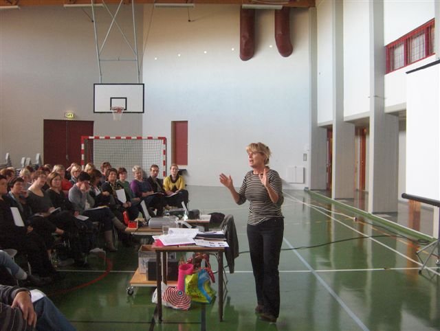 „Heim úr skólanum glöð“