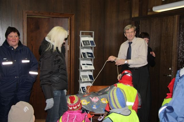 Sýning leikskólabarna í Landsbankanum