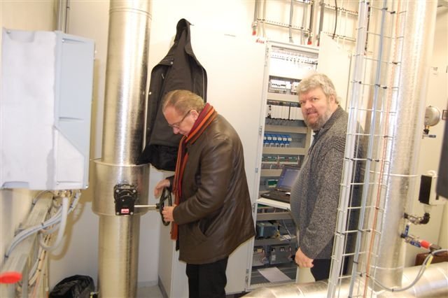 Wilhelm og Haukur opna inn á dælustöð