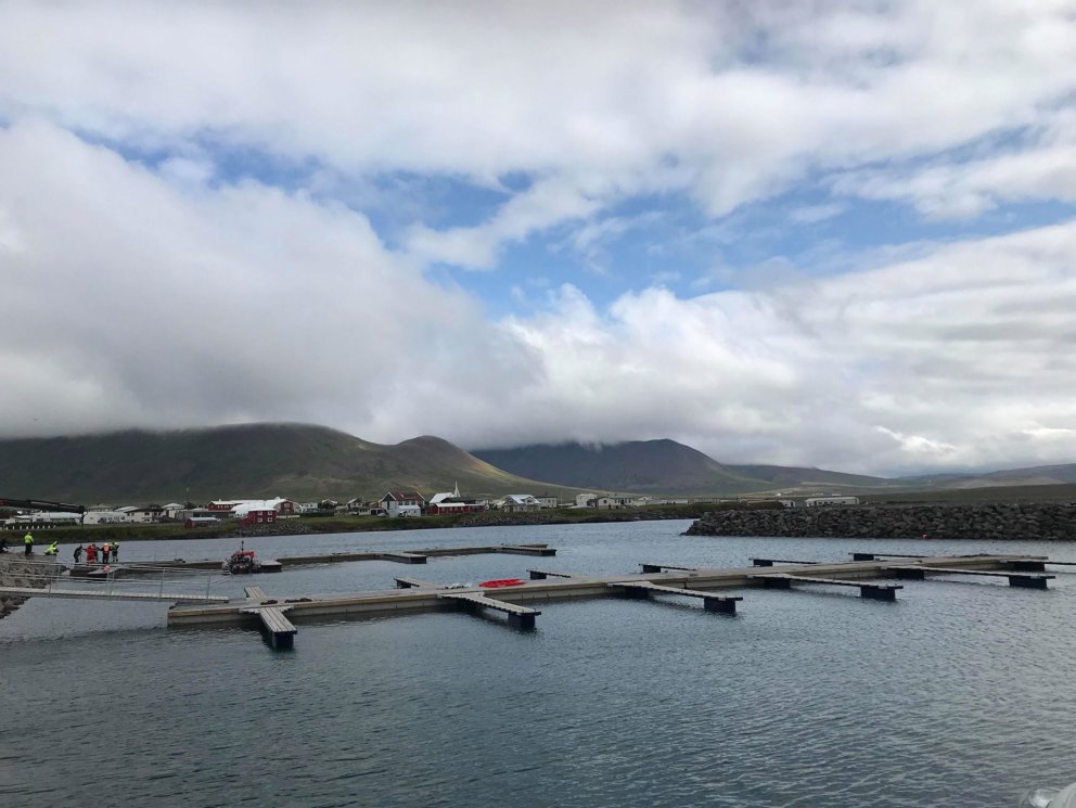 Legupláss við flotbryggjur á Skagaströnd
