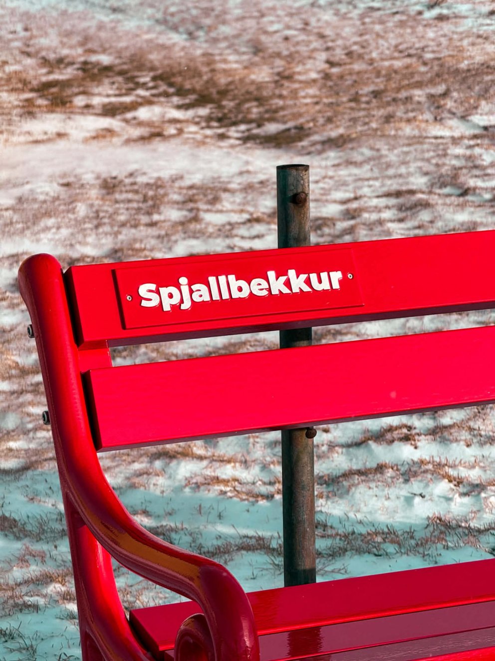 Spjallbekkur kominn á Strandgötu á Skagaströnd