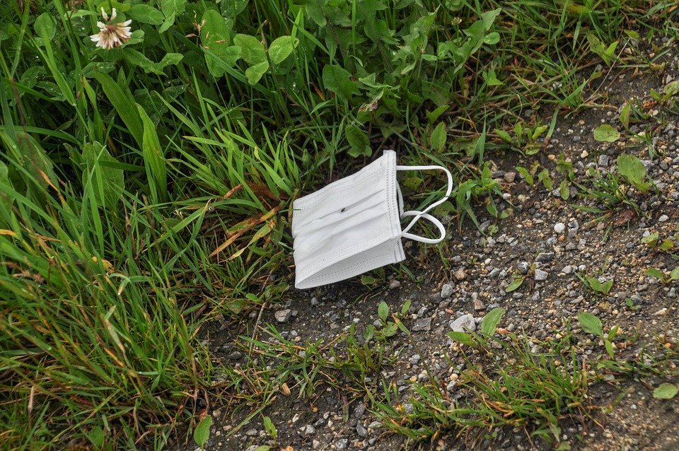 Grímur, hanskar og blautklútar eru ekki endurvinnsluefni