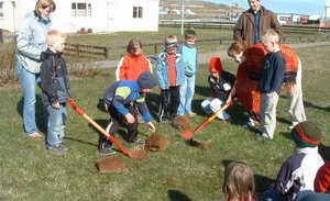 Vinna hafin við nýjan sparkvöll