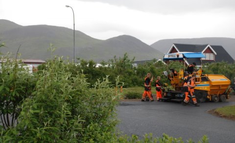 Íbúar fagna, Suðurvegurinn malbikaður