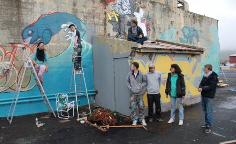 Listaverk á gafl síldarþrónna