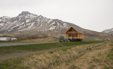 Trésmiðjan sendir bústað til Dalvíkur
