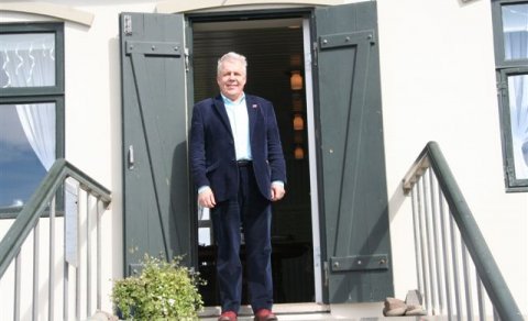 Ian Witting, sendiherra