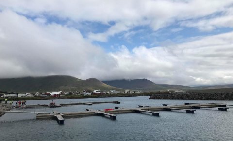 Legupláss við flotbryggjur á Skagaströnd