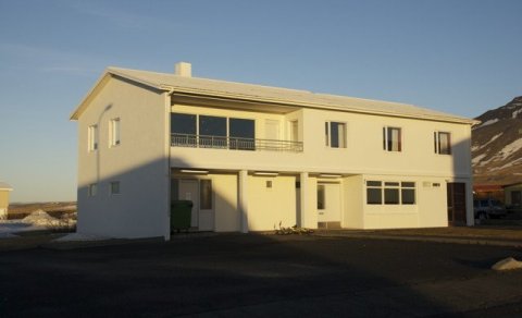 Atvinnuhúsnæði að Bogabraut 7 laust til leigu