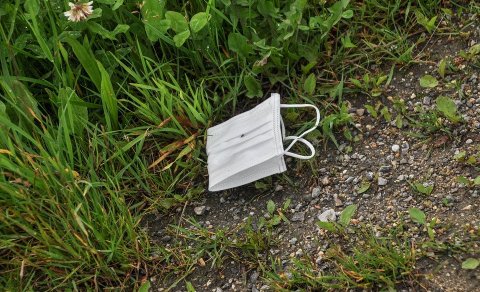 Grímur, hanskar og blautklútar eru ekki endurvinnsluefni