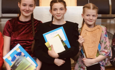 Sólveig Erla, Ísabella Líf og Sóley Sif sem bar sigur úr býtum (myndin er fengin að láni frá heimasí…